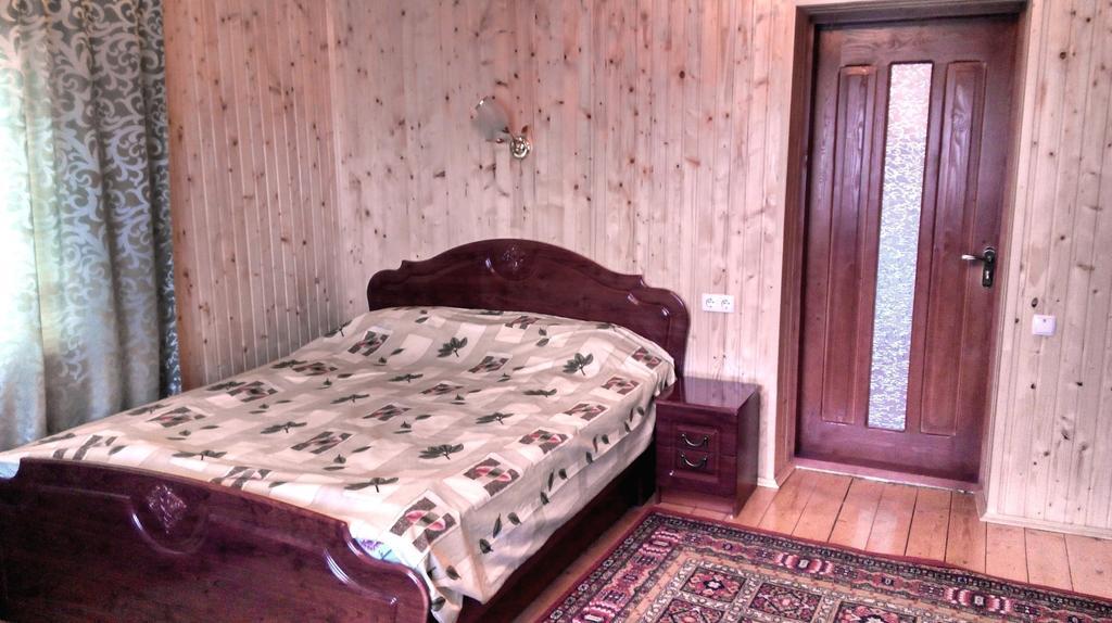 Cottage Ozerniy Lazeshchyna Habitación foto