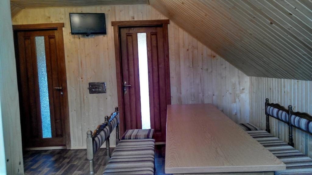Cottage Ozerniy Lazeshchyna Habitación foto